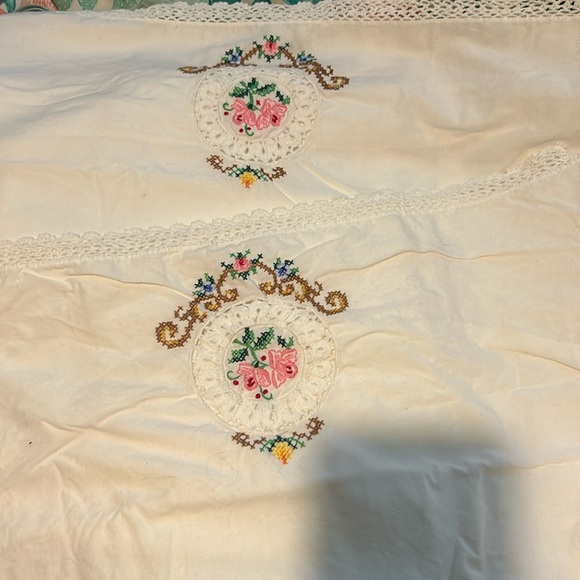 Vintage ~Antique Embroided Pillowcases; 100% Cotton; AMAZING FIND! - Picture 2 of 9